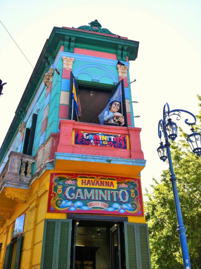 A famosa loja Havanna que serve de fachada para a Calle Caminito