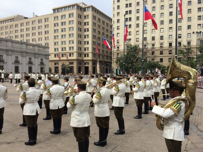 Cerimônia de Troca da Guarda na Plaza Constitución