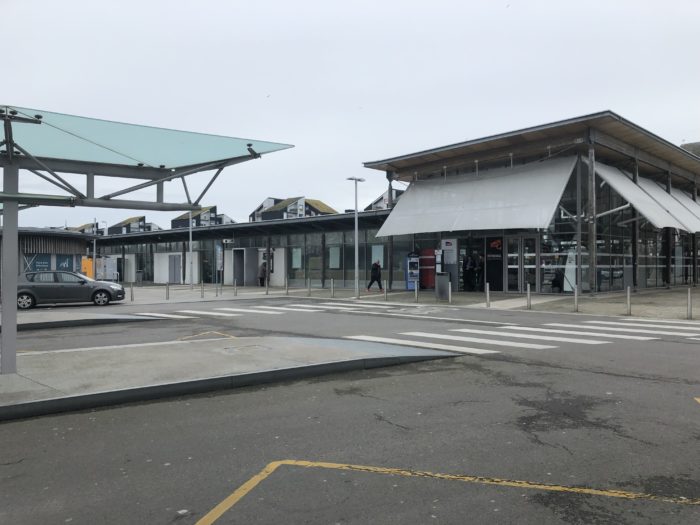 Estação de Saint-Malo em frente ao Gare (estação de trem)