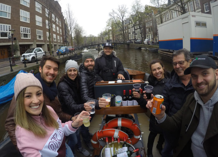 Passeios pelos canais de Amsterdam | Grupo de brasileiros