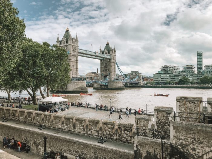 Tower Bridge vista da Tower of London